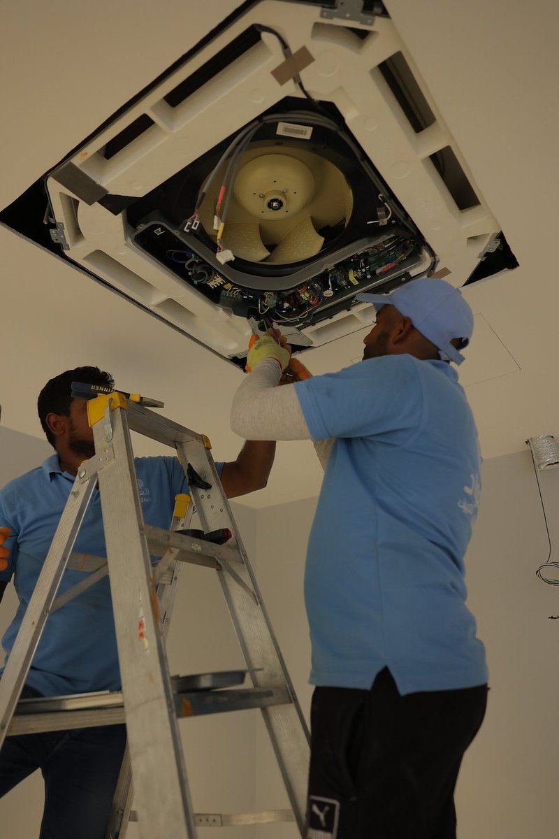 لا تهمل فلتر المكيف! 
ترا تراكم الغبار فيه يقلل التبريد ويزيد استهلاك الكهرباء.
نظّفه بشكل دوري وخلك دايم على برودة وانتعاش ❄️
للتواصل
📞 0550925490
0503343608
#صيانة_مكيف #الرياض #تنظيف_فلتر #تبريد_وتكييف