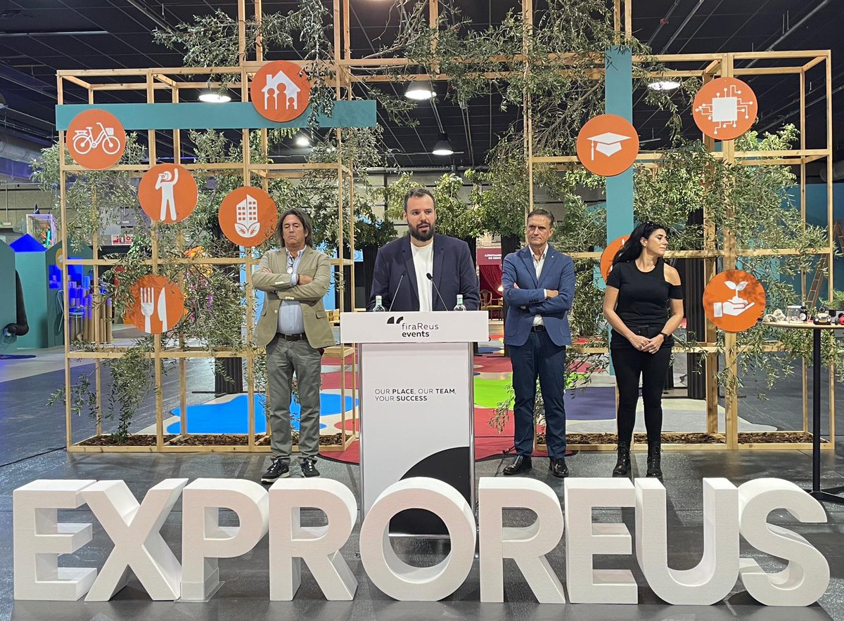 TICSud's tweet photo. 🔵🔴🟡El #TICSud serà també a la 53a edició d'#ExproReus amb activitats per a infants i joves dins l'espai dedicat a la ciència i la innovació!!

Us esperem del 9 al 12/10 a @firaReusEvents amb reptes, aventures i molta creativitat!

✅Escape room infantil
✅Zona de robòtica
⏬ https://t.co/VqzgmCuU41