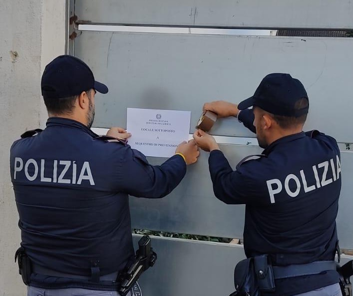 poliziadistato's tweet image. Poliziotti #Divisioneanticrimine di Caserta e #Sca di Roma hanno eseguito un decreto di sequestro di beni per un milione di euro nei confronti di un uomo affiliato a clan casalesi, già condannato in via definitiva.
poliziadistato.it/articolo/15306…
#essercisempre #7ottobre