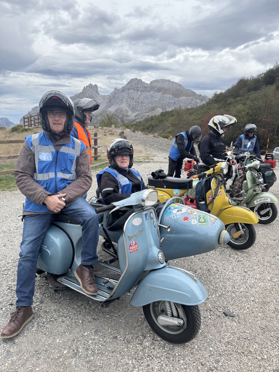All together 🤩 #vespa #lambretta