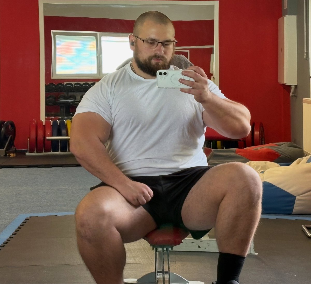 Beardaddy1993 tweet media