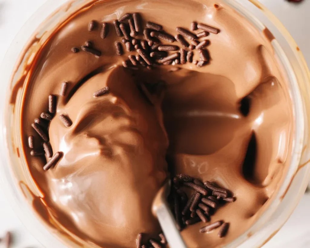 SimmerRecipes's tweet photo. Ingredients
Base ingredients
1.5 cups oat or almond milk Use oat milk for a creamier texture.
3 tablespoons  cocoa powder Add a fourth tablespoon for a richer  chocolate flavor.
1/3 cup pure maple syrup Adjust the amount based on desired sweetness.
1 teaspoon vanilla extract https://t.co/CsMj9pm2nX
