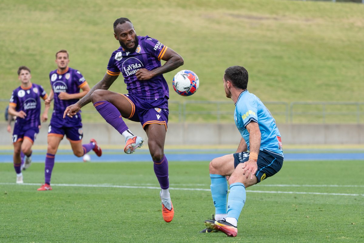 PerthGloryFC's tweet image. Today&apos;s behind-closed-doors pre-season friendly against @SydneyFC ended in a 3-1 win for the Sky Blues.
Adam Taggart gave Glory a first-half lead before the hosts hit back through Victor Campuzano (2) and Mathias Macallister.
(pics courtesy of @jamcas50)
@aleaguemen #ONEGlory