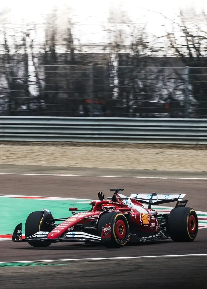 Vuelvo a YouTube. 
A las 22 hora española. 
Vídeo de Leclerc.