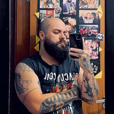 chrixcomx's tweet image. Quem é vivo sempre aparece, quem morreu tbm(para alguns) rs 😏 #NovaFotoDePerfil