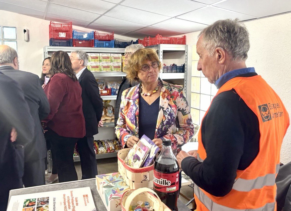 F_DombreCoste's tweet photo. Alors qu’un étudiant sur 3 saute un repas chaque jour et que la précarité étudiante s’aggrave, nous mettons en place des solutions concrètes :

🛒 À #Montpellier, nous inaugurons ce matin avec la @BanqueAlim34, une épicerie sociale et solidaire très attendue, au plus près des universités et des résidences étudiantes.

👉 En janvier dernier, nous avons déposé et voté une proposition de loi à l’Assemblée Nationale pour que chaque étudiant puisse bénéficier d’un repas à 1€.

Agir contre la #précarité reste une priorité de tous les jours.

@MDelafosse @MarieMassartMtp Michel Calvo Jean-Louis Gély Régis Godard
