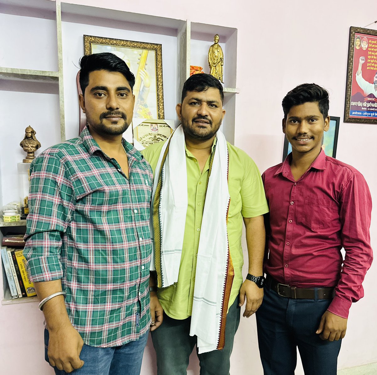 हमारी टीम के मजबूत क्रांतिकारी साथी भाई राऊल जी भांकरी और भाई जोनी जी सैनी मण्डा से मुलाक़ात की !!
#chandraprakashsaini 
#cpsaini