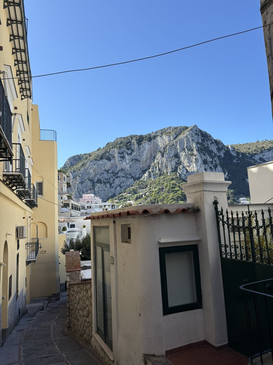 leeds_19's tweet photo. Capri is a beautiful place https://t.co/05mWBIRppL