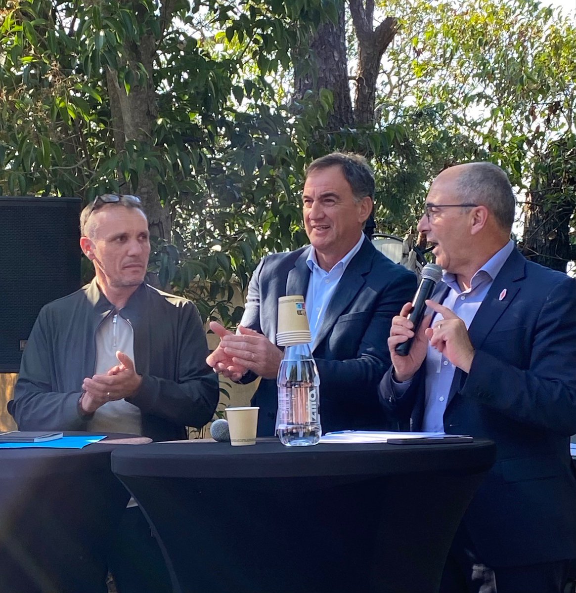 Groupe EDC (@edc_groupe) on Twitter photo Ce dimanche 5 octobre, l’EDC était aux côtés des buralistes corses à l’AG organisée près d’Aléria, dans un superbe vignoble.
Philippe est intervenu pour rappeler le rôle de l’EDC et de l’ATCL.
Merci à José Oliva pour toutes ces années, et félicitations à Christian Croquelois ! Ce dimanche 5 octobre, l’EDC était aux côtés des buralistes corses à l’AG organisée près d’Aléria, dans un superbe vignoble.
Philippe est intervenu pour rappeler le rôle de l’EDC et de l’ATCL.
Merci à José Oliva pour toutes ces années, et félicitations à Christian Croquelois !