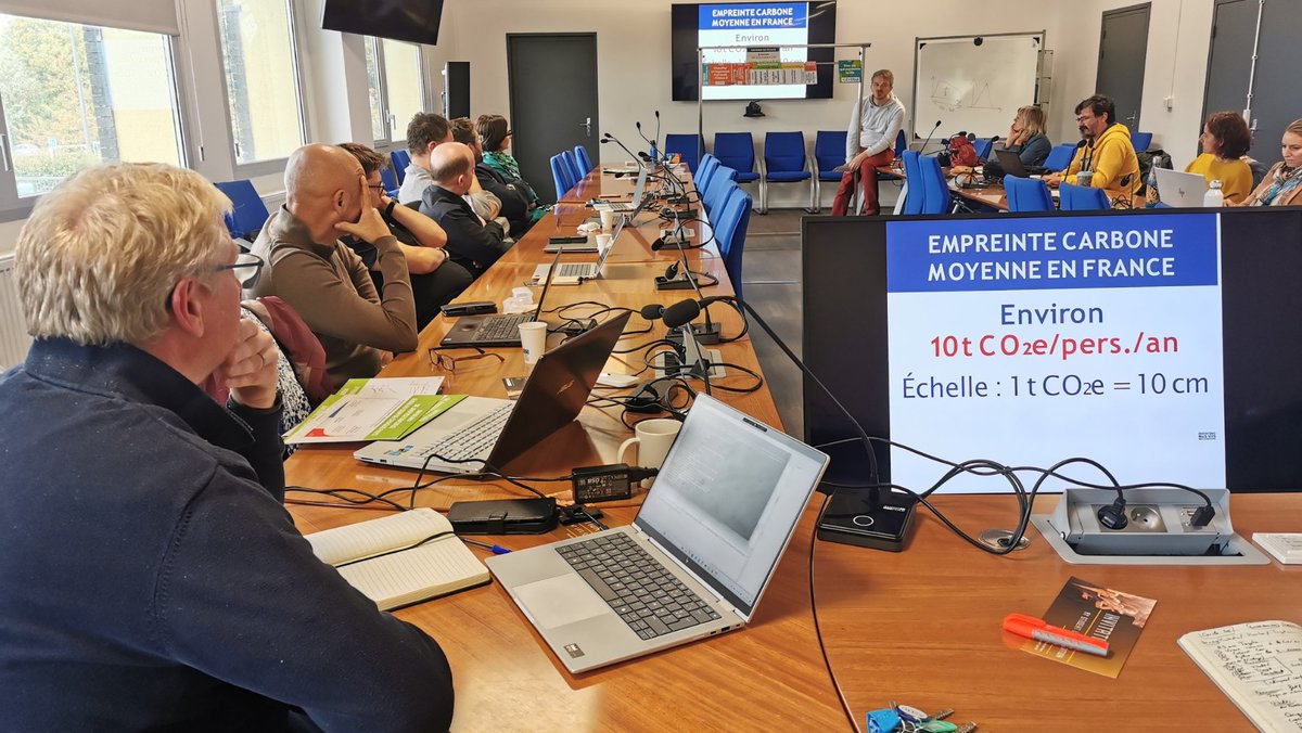 🍀L' #IUT s'engage activement dans la transition #écologique🌍Atelier par l'asso Artois Bas-Carbone, pour les référents TEDS (transition écolo &amp; développement soutenable).Objectif : faire émerger des actions fédératrices &amp; adaptées. ℹ️uphf.fr/u/4l09i4 <a href="/lesIUT/">Les IUT</a> <a href="/UphfOfficiel/">Université Polytechnique Hauts-de-France</a>