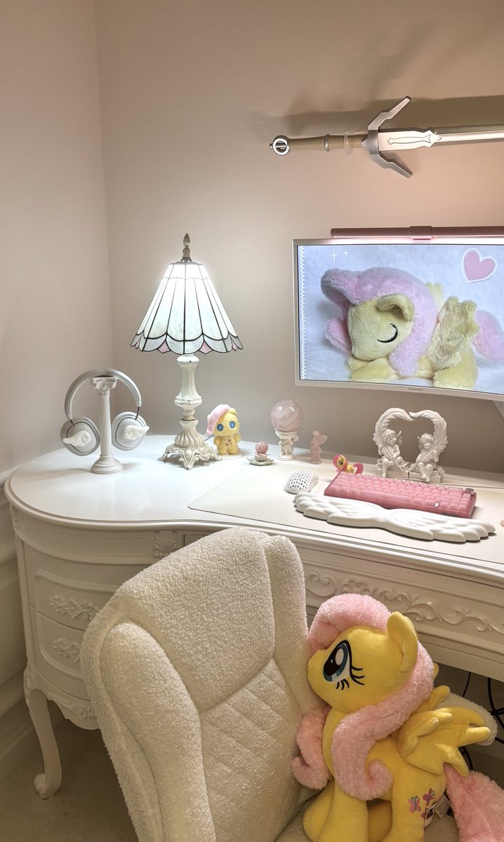 my fluttershy set up 🌸🌸