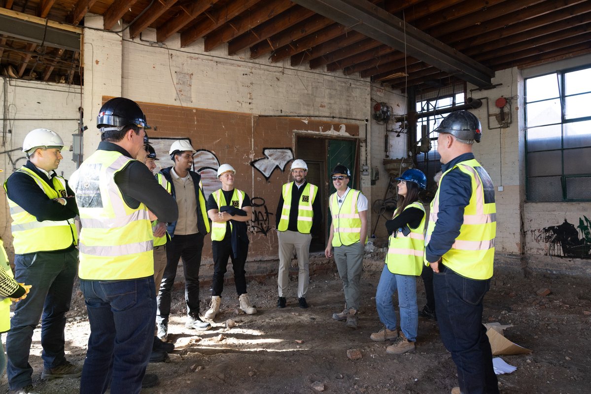 _developersclub's tweet image. Members joined Karl Maughan of @strongholdhomes for a site visit in Hinckley, gaining insights into his approach to design, delivery &amp;amp; successful residential development. #TheDevelopersClub