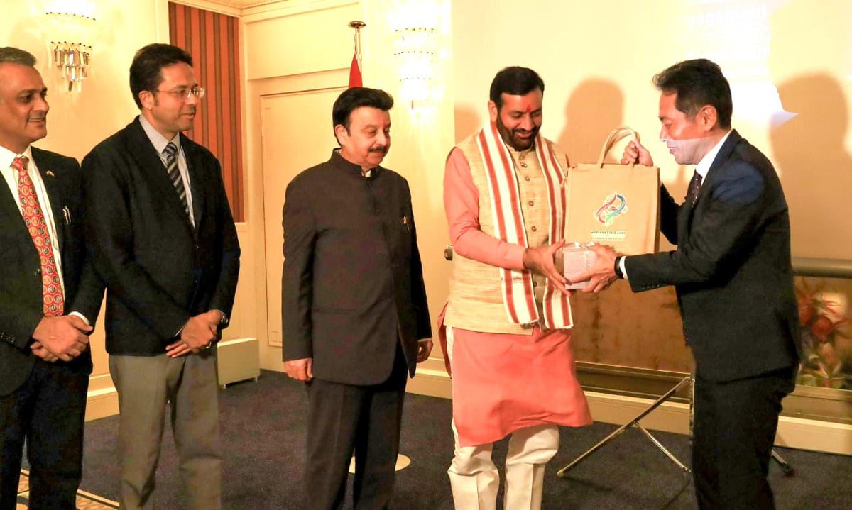 cmohry's tweet image. The Haryana delegation, led by Chief Minister Shri @NayabSainiBJP, held a series of productive meetings with leading Japanese investors, including Minebea Mitsumi, Mitsui Kinzoku Components India Pvt. Ltd. and Nitto Seiko.

The discussions centered on promoting new investment…