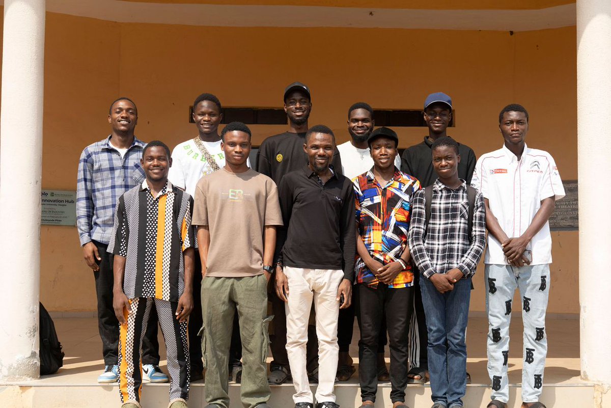 Official_Araire's tweet image. Day_7
At @nacss_uniosun Bootcamp Program.

You can’t even recognize me😭😏 I’m the only one who knows myself in this picture😎
#CyberSafeUNIOSUN #CybersecurityAwareness