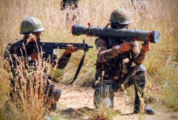 ChetakCorps_IA's tweet image. #Training
Troops of #GandivDivision of #ChetakCorps carried out obstacle crossing training in a rigorous & realistic manner in minefield clearance & crossing water obstacle thus enhancing their operational readiness.
Ready to strike.
#IndianArmy
#Striking74
@adgpi
@SWComd_IA