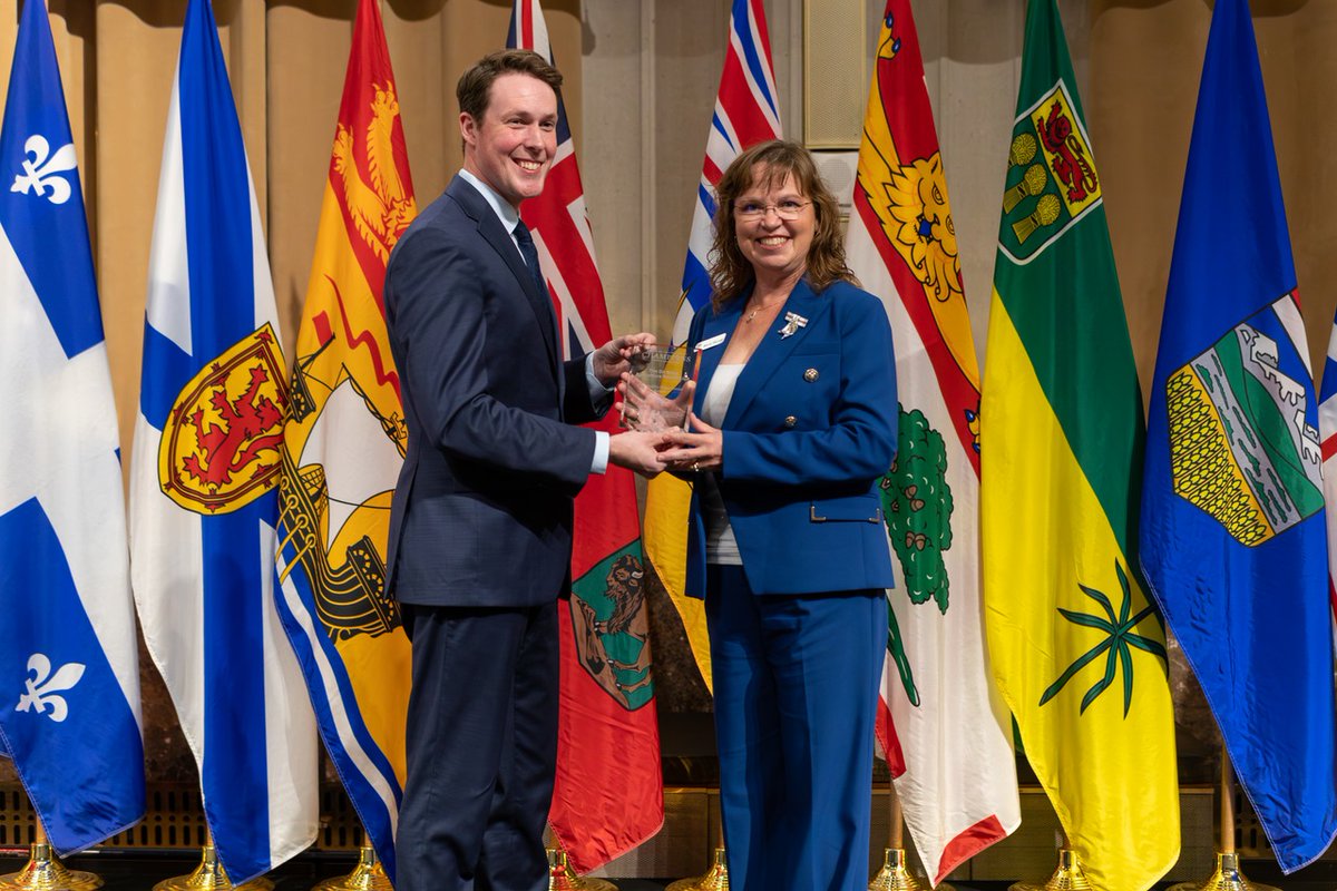 CAMIMH_ACMMSM's tweet image. A heartfelt thank you to our incredible presenters for helping us celebrate this year’s Champions of Mental Health. #CHAMPS2025
Un grand merci à nos formidables présentateurs d’avoir contribué à célébrer les Champions de la santé mentale 2025.