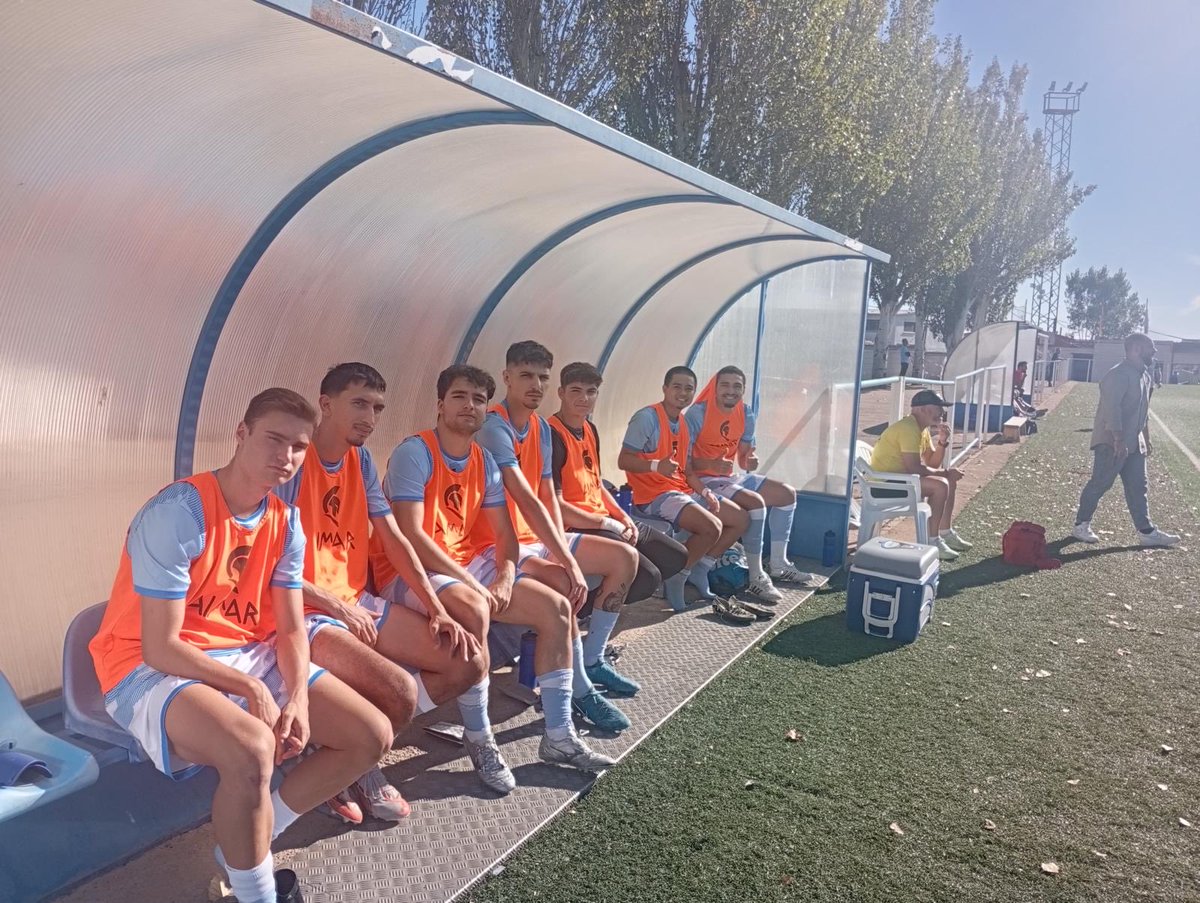 🏁 Finaal del partido!!

⚽️ @udlafuente 2 - 4 @adcampillocf ⚽️

🏠 Dura derrota en casa tras más de un año invictos ante nuestra afición.

💪🏻 Con el apoyo incondicional de la afición, toca levantarse, aprender de los errores y seguir trabajando con la misma entrega de siempre.