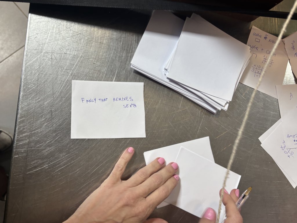 senhorsapo_'s tweet image. bandejao central é #fancy