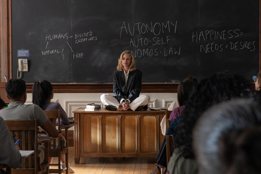 CreativeScreen's tweet image. Navigating Truth and Power: #NoraGarrett on Writing on Her Spec Script #AfterTheHunt #LucaGuadadigno tinyurl.com/yuhsk5cx