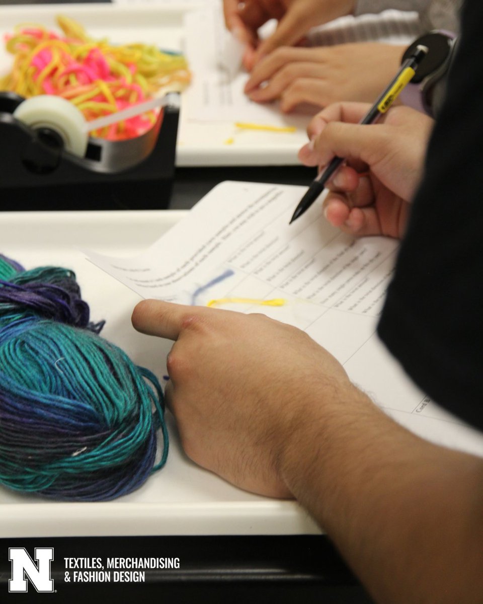UNL_TMFD's tweet photo. TMFD 206 students testing yarn twist + ply to see how structure shapes fabric!
Students are analyzing twist and ply to see how these small details impact fabric performance and design. 🧵👩‍🔬 
#TMFD206 #unl_tmfd #NebraskaTextiles #NETMFD #NebraskaTMFD #UNLCEHS #UNL https://t.co/h2JmWZCLwE