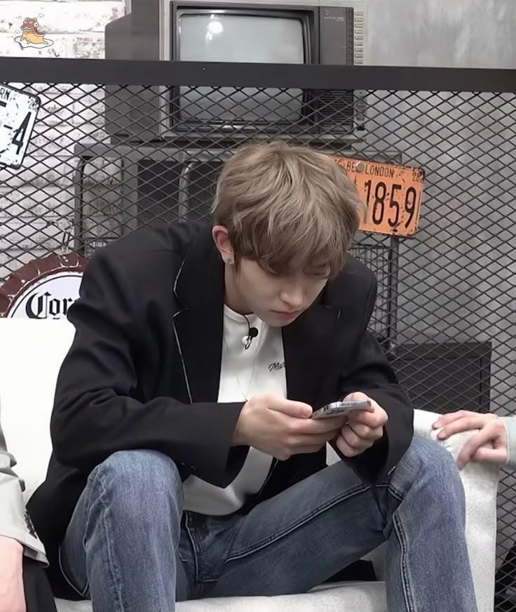 SOC-IE 💛 ˚☽˚.⋆ tweet media