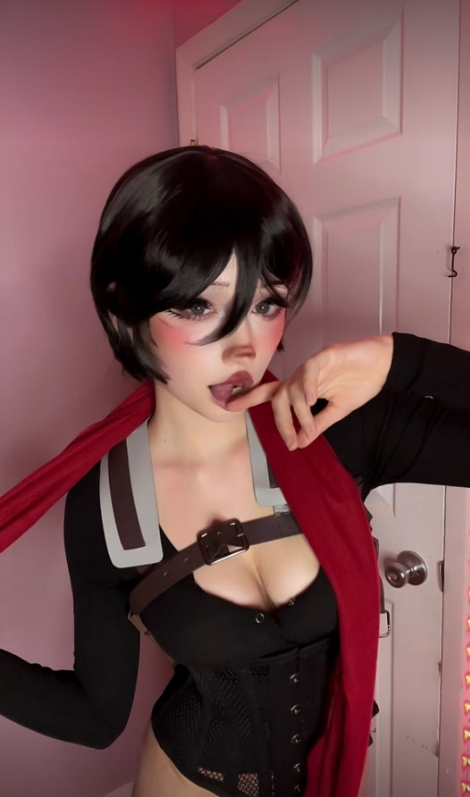 rosylaurenx's tweet image. More Mikasa? Say ‘yes’ then check Dms 💖