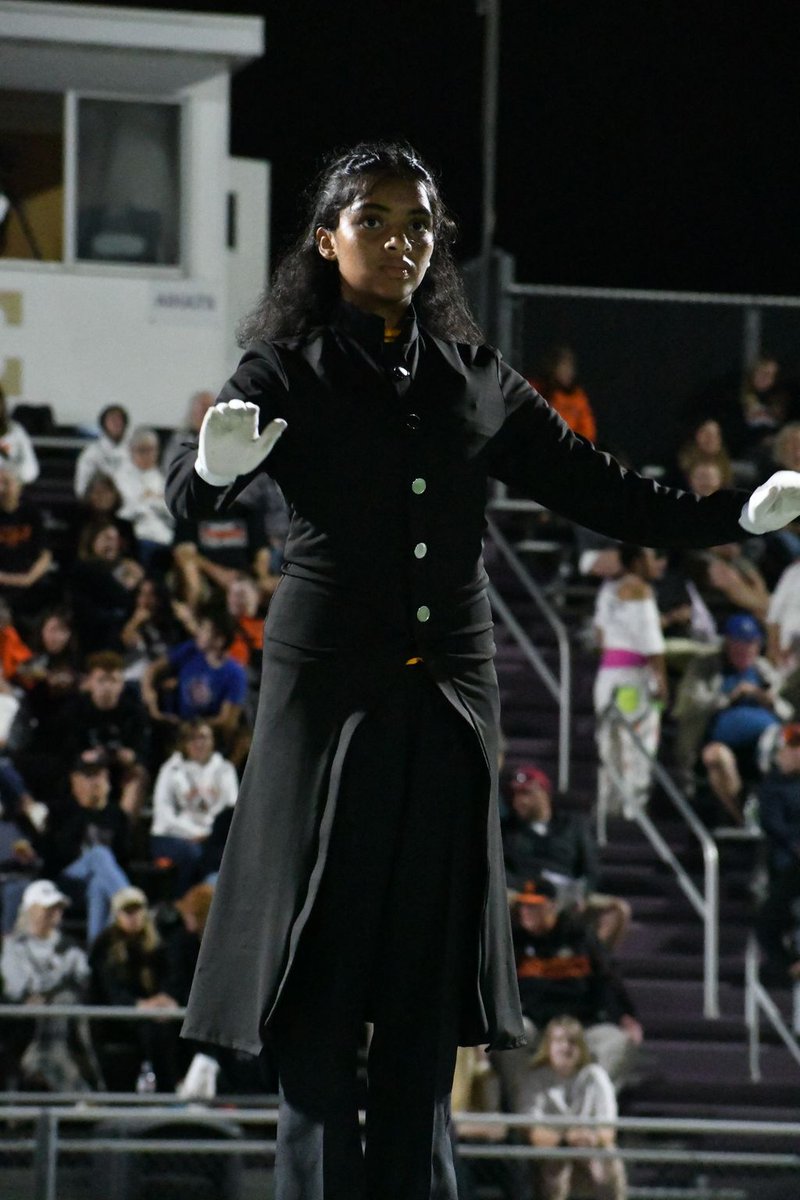 🎶 "Shine, it's your golden hour."🎶 
#wwr #colormyworld