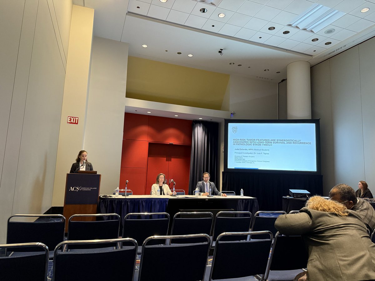 LFTapias's tweet image. 🔝Congratulations to our awesome @MayoClinicSOM medical student Julia Debertin (applying for residency this year) on her excellent presentation #ACSCC2025 on prognostic impact of high-risk tumor features in resected path stage I lung cancer 🫁 #thoracic #surgery @MayoClinicSurg