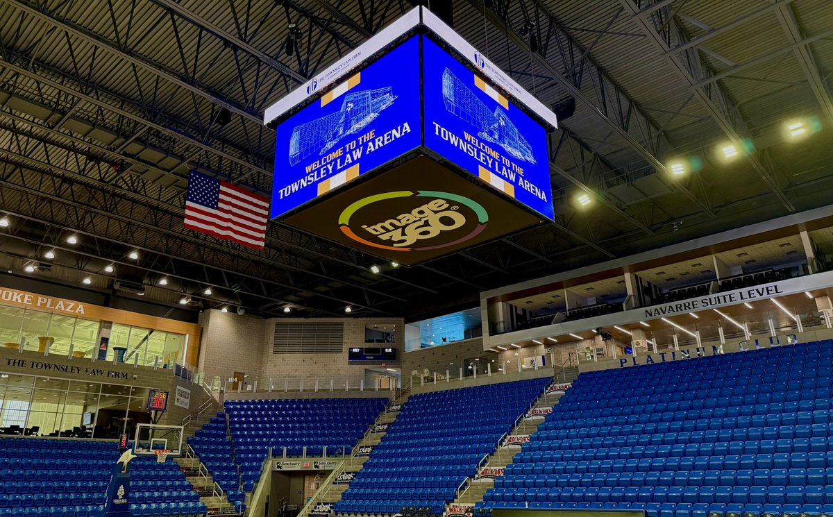 Chaston_Tavares's tweet image. NEWS - #McNeese Athletics Director Heath Schroyer has announced that Townsley Law Firm has purchased the naming rights to the McNeese Legacy Center.

The deal is for 15 years, $4.5 million.

Townsley Law Arena is the new home of McNeese Basketball.