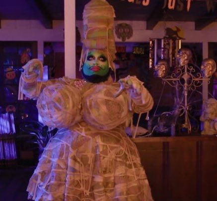 mascarayde's tweet photo. blackberri you will always be famous for this look…10’s diva…10’s!! #dragula https://t.co/TKyrVOkcYz