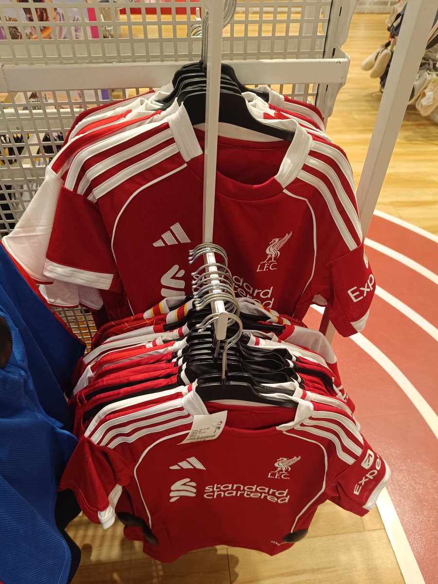 cafecomjoao's tweet image. Fiz minha parte na sessão infantil da Centauro 🔴🔴