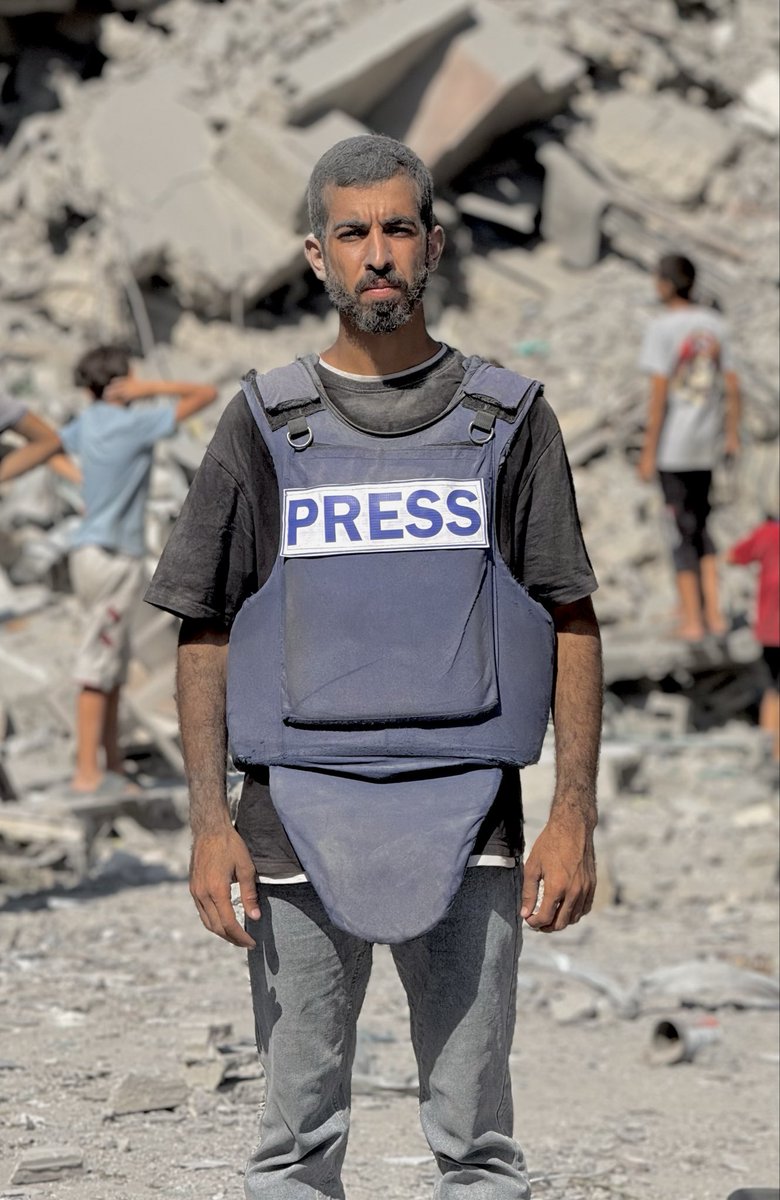 سنتانِ مرتا على هذهِ الحرب البشعة 
سنتانِ من القتلِ والابادةِ والمجازرِ والنزوح 
سنتانِ من الألمِ والفقد 
سنتانِ مرتا بمُرِّهِما لا حُلوَ فيهما
سنتانِ من العذاباتِ المستمرةِ على أبناء شعبنا في قطاع غزة 
سنتانِ رُمِّلَت فيهما نساؤنا ويُتِّمَ فيهما أطفالنا وقُتِّلَ فيهما شيوخنا
لا