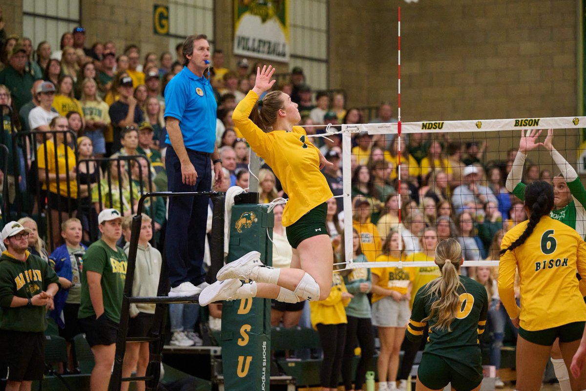 NDSUvolleyball's tweet photo. Break out your pink gear this Thursday for our Pink Match 🩷 with a pre-game cancer recognition!

Get your 🎟️ now at https://t.co/TmE9rBAZmS

#GoBison 🤘 https://t.co/YgSHHOzatU