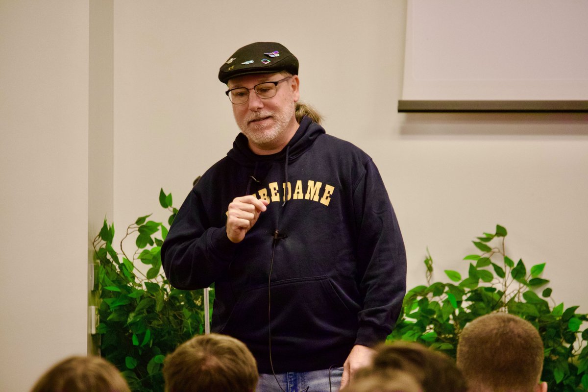 golab_conf's tweet image. Thanks to Bill Kennedy @goinggodotnet for closing this 10th edition of GoLab with his talk “Go’s Trace Tooling and Concurrency”. There’s always something to learn from him! 
#GoLab2025 #GoLang
