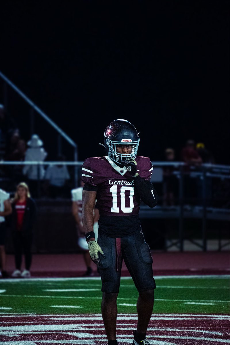 Check out my weeks 1-7 highlights ❗️❗️
57 tackles 
30 solo tackles 
2 interceptions 
5 Pass Break Ups
2 TFL’s
333 KOR yards
114 Punt Return Yards
2 tds
<a href="/Coach_Patt34/">Will Patterson</a> <a href="/CoachMcClain11/">Coach McClain</a> <a href="/LCHSAthletics/">LCHSAthletics</a> <a href="/RBCoachMuhammad/">Coach Muhammad LC RB Coach</a> <a href="/IndianaPreps/">Indiana Preps</a> <a href="/MaxPreps/">MaxPreps</a> <a href="/CoachWhaman/">Coach Edmond</a> 
hudl.com/v/2SukeB