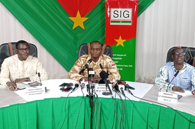 Lutte contre le terrorisme: Le gouvernement burkinabè annonce le démantèlement d’un réseau d’espionnage piloté par une ONG étrangère, International NGO Safety Organisation (INSO) lefaso.net/spip.php?artic… 
#BurkinaFaso #Sécurité #Espionnage #Terrorisme