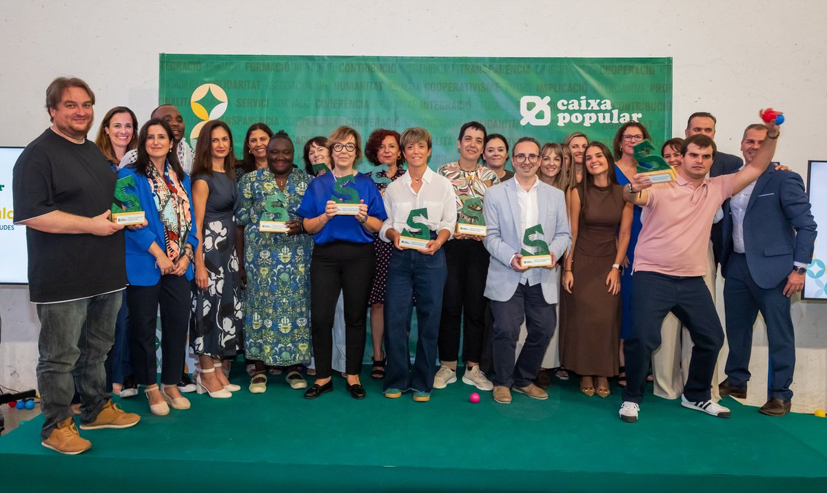 caixapopular's tweet photo. L’acte de lliurament de les Ajudes #UnDiadeSalari va ser una meravella. ✨

Gràcies a Viviendo del Cuento, a totes les persones assistents i, sobretot, a les associacions per compartir amb nosaltres els vostres valors i la vostra capacitat per a omplir de tendresa i alegria aquest esdeveniment. 💚