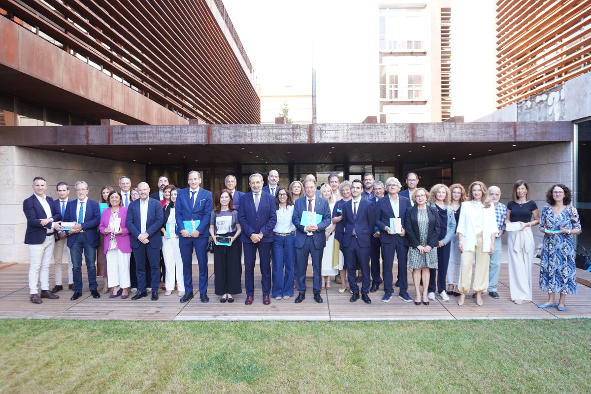 mercoranking's tweet image. 👏 Premios 10ª edición de #MercoSalud a la sanidad pública castellanomanchega

🏆 Entregamos en el salón de actos de la Consejería de Salud de Castilla-La Mancha los reconocimientos (#MRS) a los #hospitales y servicios castellanomanchegos por su liderazgo reputacional.