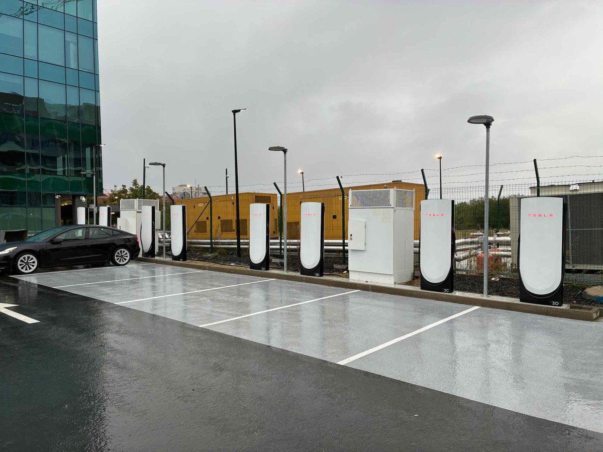 TeslaCharging's tweet image. New Tesla Supercharger: Timișoara, Romania - Calea Torontalului (12 stalls) 
tesla.com/en_eu/findus?l…