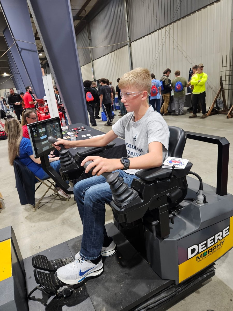 FairlessHS's tweet image. Fairless 10th grade students got a first hand look at the skilled trades at the Akron/Canton builds event!! #SOAR