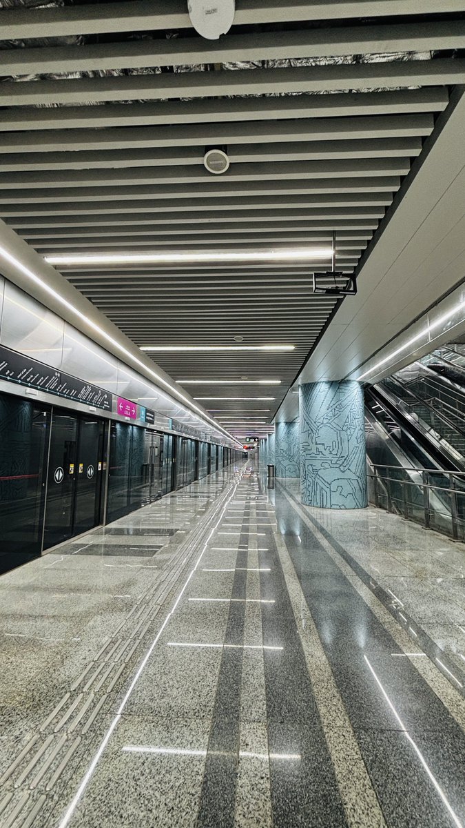 Amarrrrz's tweet image. PM Modi will visit Maharashtra on Oct 8-9 to inaugurate major transport projects and meet UK PM Keir Starmer.

Navi Mumbai International Airport (₹19,650 cr): India’s largest greenfield airport with solar power, water taxi link.

Mumbai Metro Line 3 (₹37,270 cr): 33.5 km…