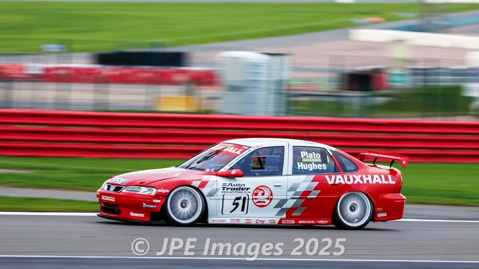 Thundersaloons's tweet photo. Spotted: Weekend Round-Up
Victorious Vectra ๐ฅ
Jason Hughes claimed a comfortable double win at Silverstone in his Vauxhall Vectra Super Tourer - in the consolidated Pre 93/03/Super Tourer race ๐
#CTCRC | #BTCC | #Supertouring
(๐ธยฉ๏ธ JPE Images) https://t.co/iCCLiL1XTv