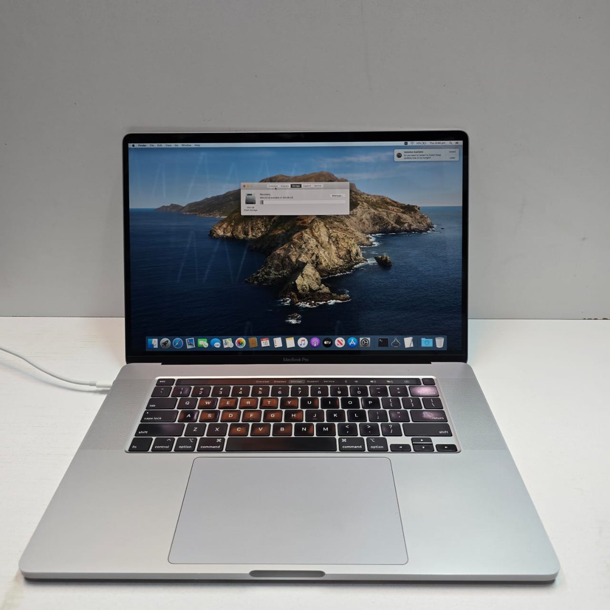 TechChapK3's tweet image. MacBook Pro 2019
16-Inch Screen Display
Intel Core i9
32gb RAM 
512gb SSD Storage 
4K Retina Display 
Touchbar 

Available @Ksh.75,000

#MacBook #MacBookPro2019 #MacBookPro #MacBookKenya #Apple #AppleKenya #AppleDevices #tech #techlife #techlifestyle #MacBook2019