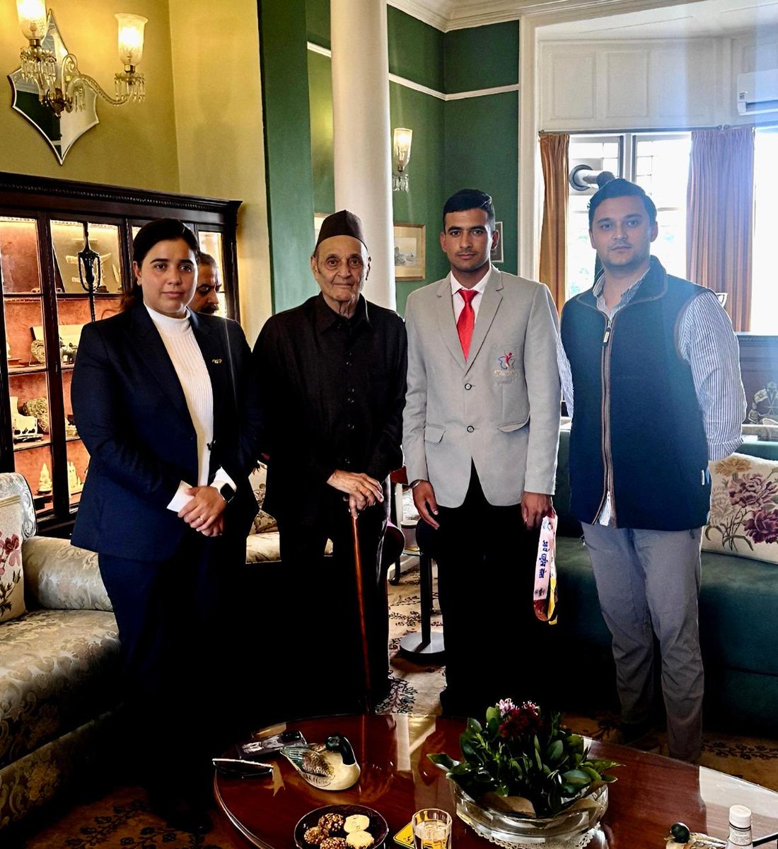 An absolute honour to be invited by Dr. Karan Singh ji &amp; his dynamic grandson Sh. Martand Singh ji at their Srinagar residence, along with Khelo India Gold Medalist Moshin.
Truly grateful to be felicitated for our humble achievements. 🙏✨

#KaranSingh #MartandSingh #KheloIndia