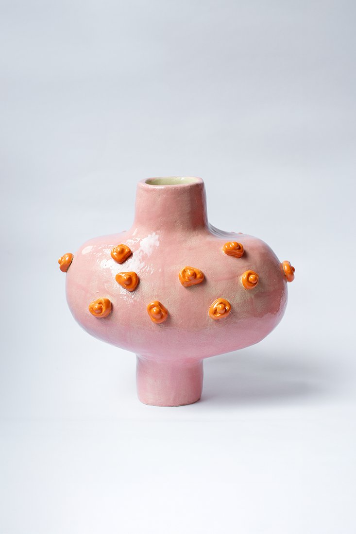 MinaWright's tweet photo. Glad to announce that new collection/pieces are coming now, go check them out, and stay tuned for new cuties 🌸 
https://t.co/SPueBWtVi2

#vase #ceramics https://t.co/usTp14kp35