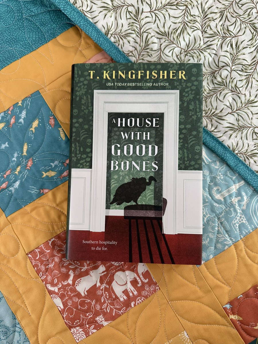 VGDesigns's tweet image. October is spooky season, and we have a hauntingly good quilt sale! 📖🏠 This is the best time of the year to pick up a great book and quilt to match your haunted house vibes. 

victoriagleasuredesigns.com 💛