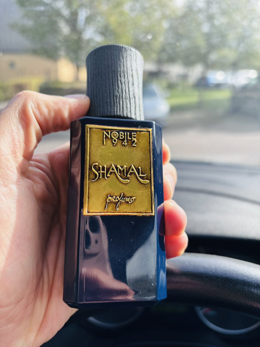 Scent of the day is #Nobile1942_Shamal
Inspired by the gentle shamal wind carrying the smells of dates and incense.
The blend of smoke, apple, dates and woods is very mesmerising and reminds me of apple shisha
Love from the first sniff