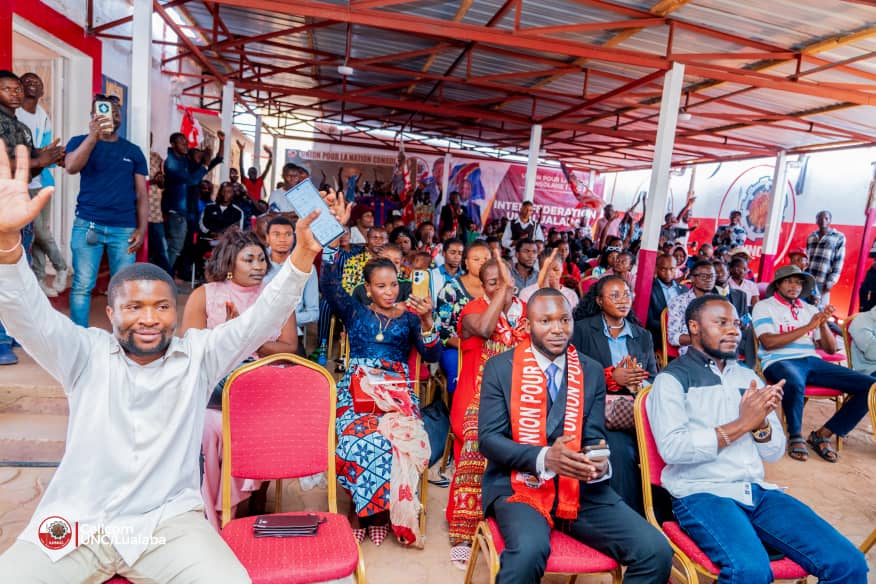 GaborienM's tweet photo. La noblesse dans le sang,autrement dit "nzete ya mbila bazokata ezokola" , Excellence @molendosakombi a visité l'interfédération de l' @uncrdc lualaba dirigée par l'homme fort @ChristianMasud_ .
Merci pour ton amour au PN @VitalKamerhe1 , pour ta fidelité au parti et aux institutions de la RDC.