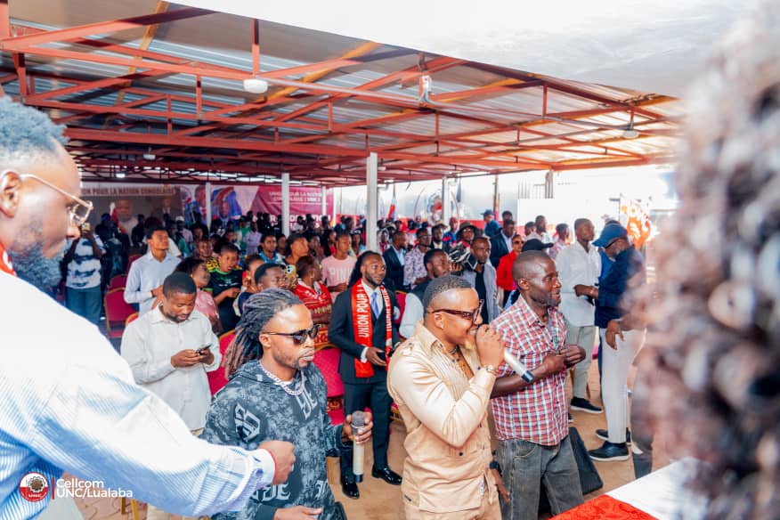 GaborienM's tweet photo. La noblesse dans le sang,autrement dit "nzete ya mbila bazokata ezokola" , Excellence @molendosakombi a visité l'interfédération de l' @uncrdc lualaba dirigée par l'homme fort @ChristianMasud_ .
Merci pour ton amour au PN @VitalKamerhe1 , pour ta fidelité au parti et aux institutions de la RDC.