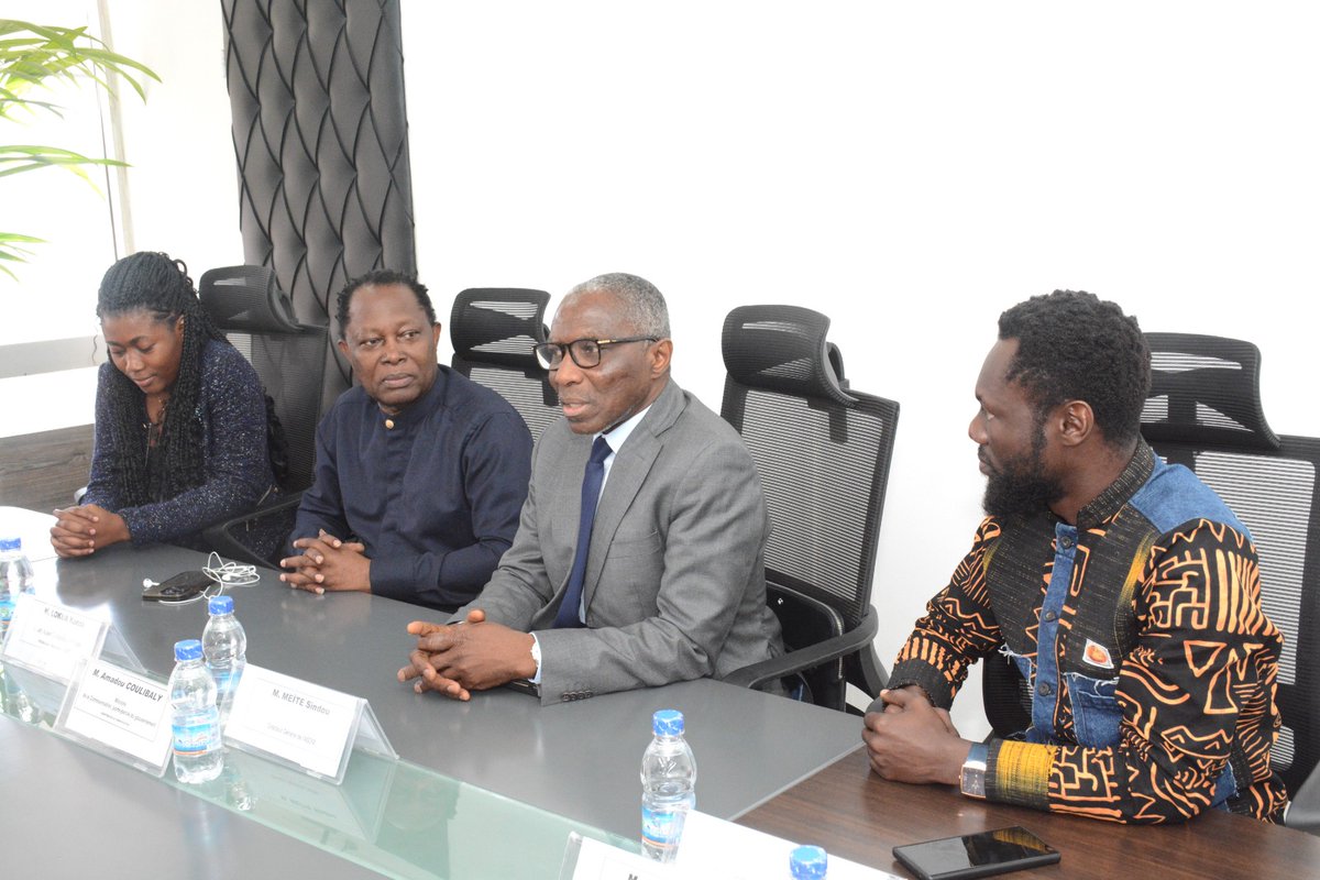 MINCOM_CI's tweet image. 🎬 Le Ministre Amadou Coulibaly, a reçu M. Meïté Sindou (DG ASDM), l’artiste Lokua Kanza, Mme Amida Balega et l’humoriste Yapo Abou Viayeur pour échanger sur le suivi des lauréats du #SICA et l’accompagnement des projets audiovisuels africains.
#CommunicationCI #GouvCI